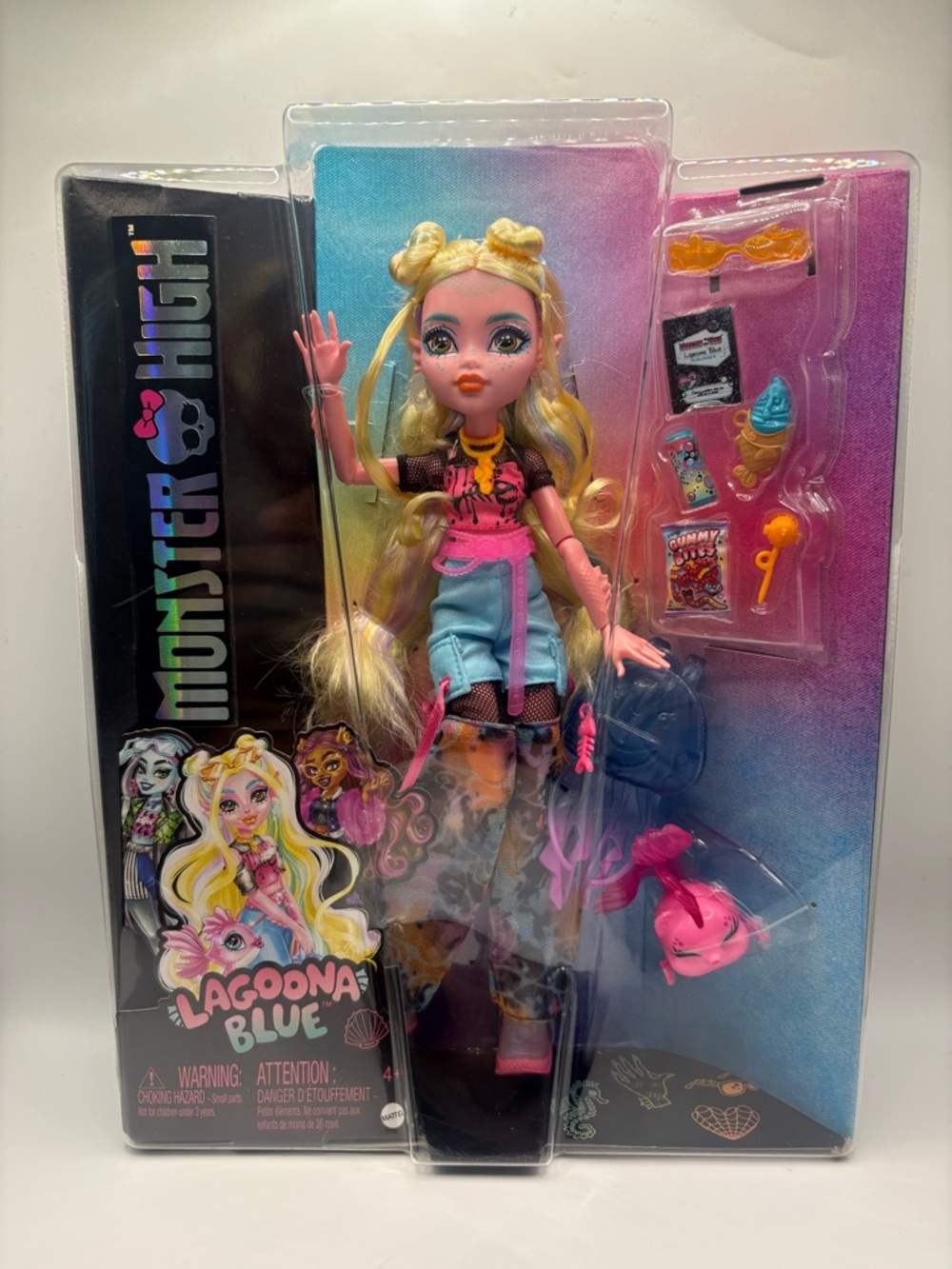 monster high Lagoona Blue Doll with Blonde Hair & Pink & Blue Outfit